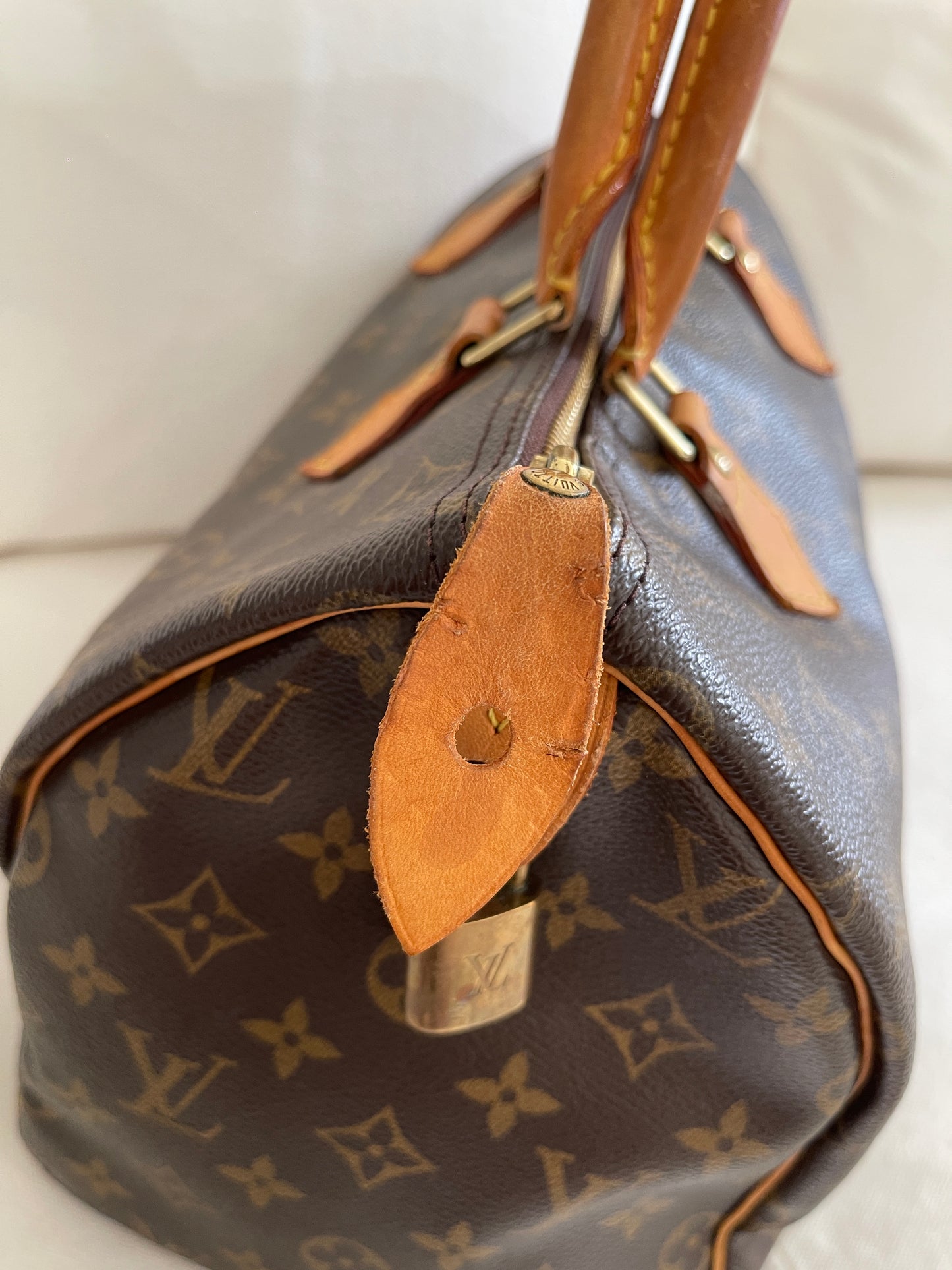 Vintage LOUIS VUITTON Monogram Speedy 30