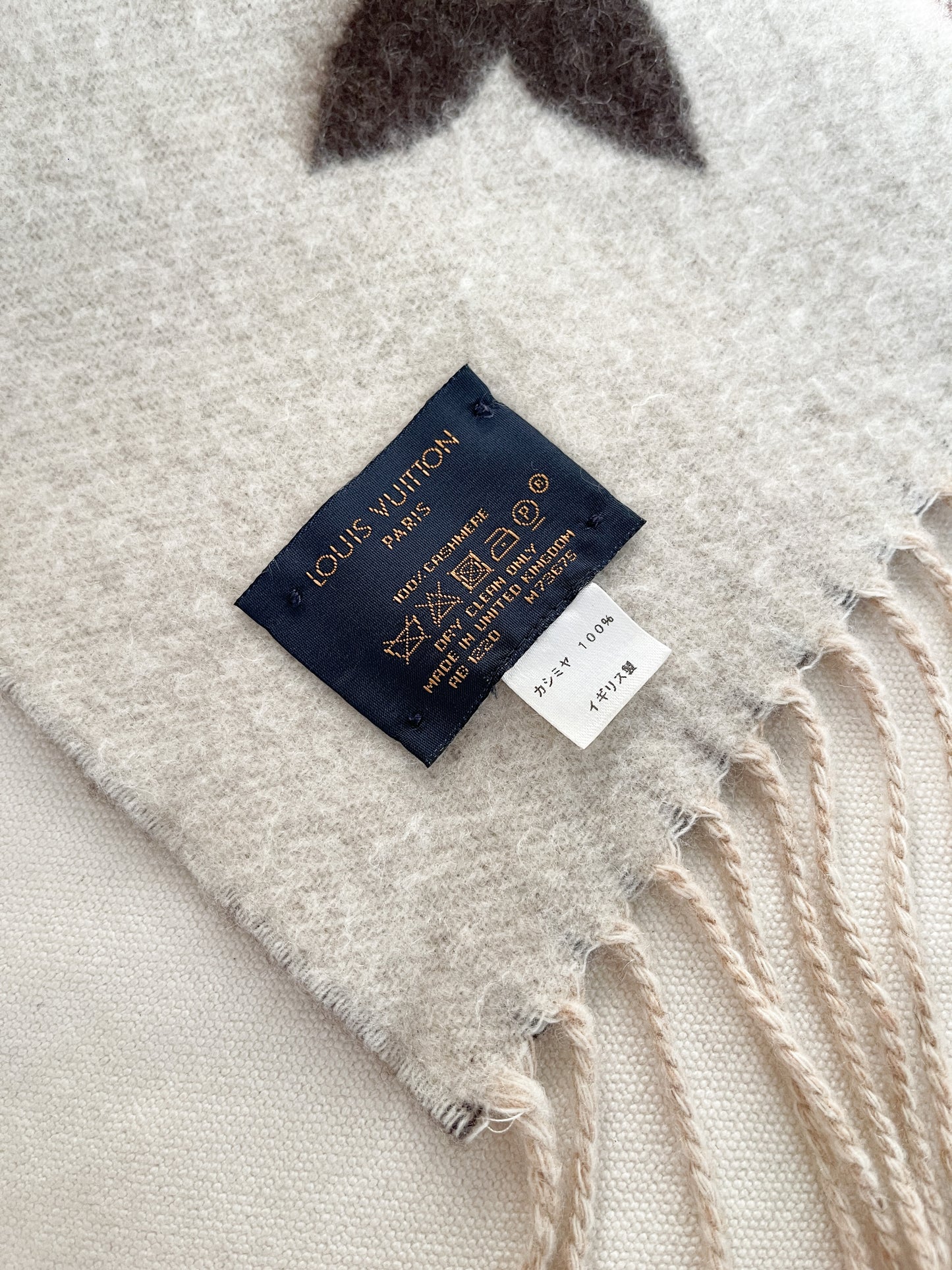 LOUIS VUITTON Reykjavik Gradient Scarf