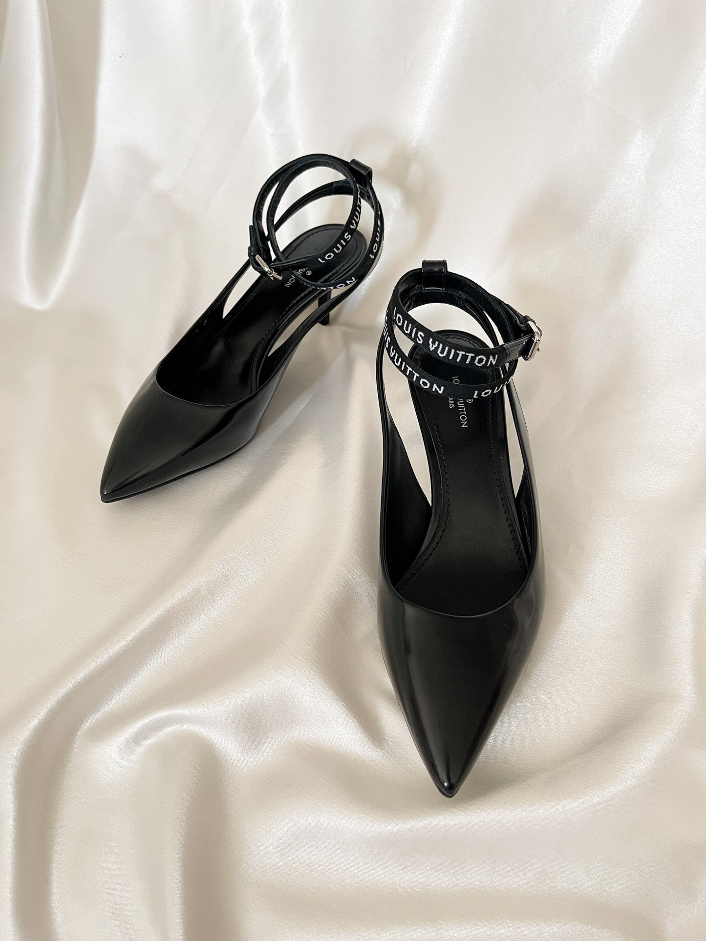 LOUIS VUITTON Slingback Pumps