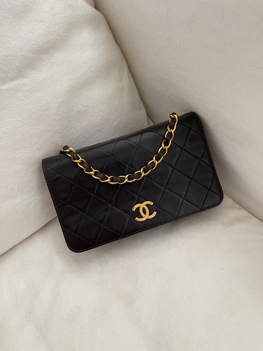 Vintage CHANEL Mini Full Flap