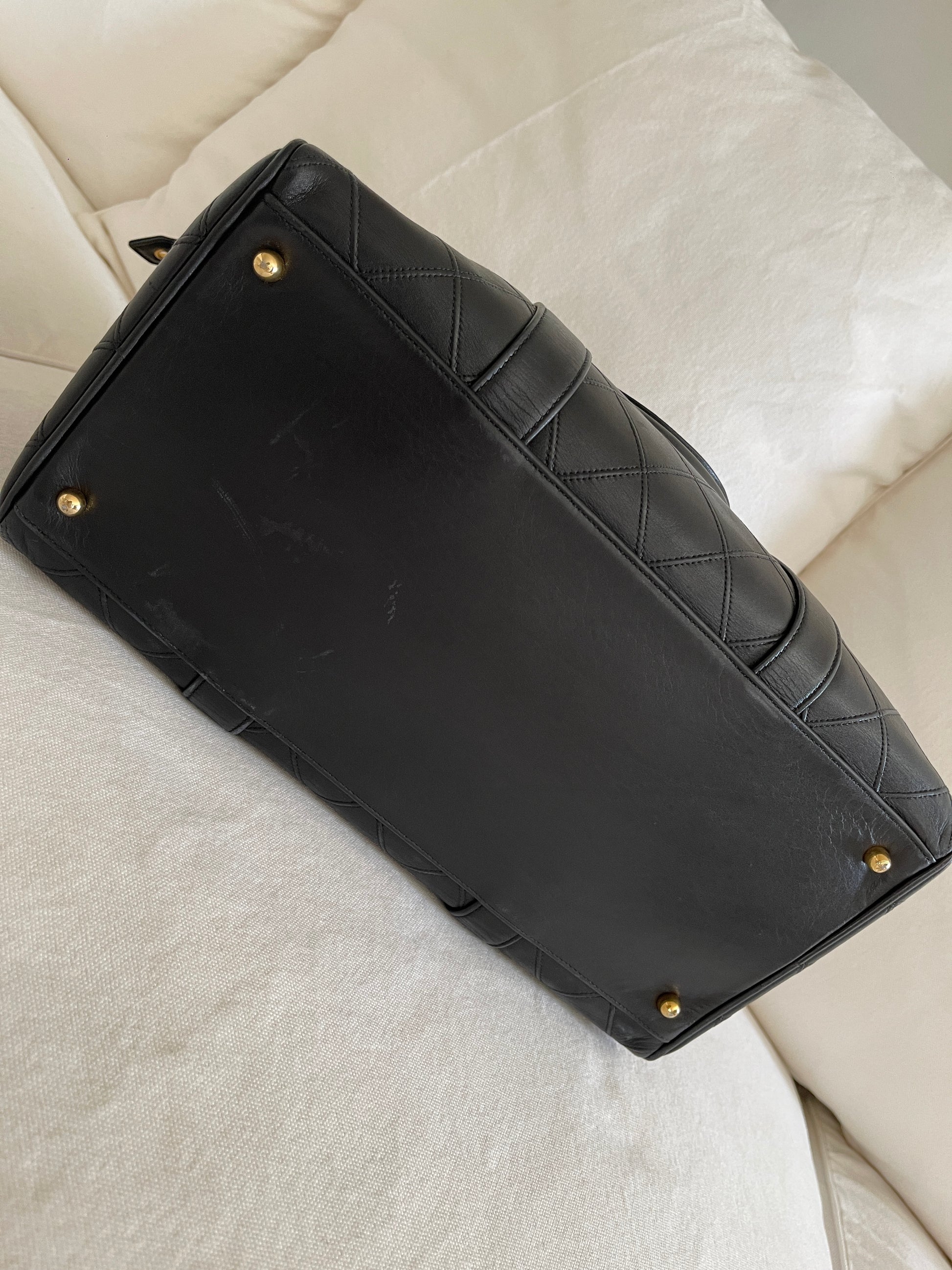 Vintage CHANEL Mini Shoulder Bag – Le Plaisir Archive