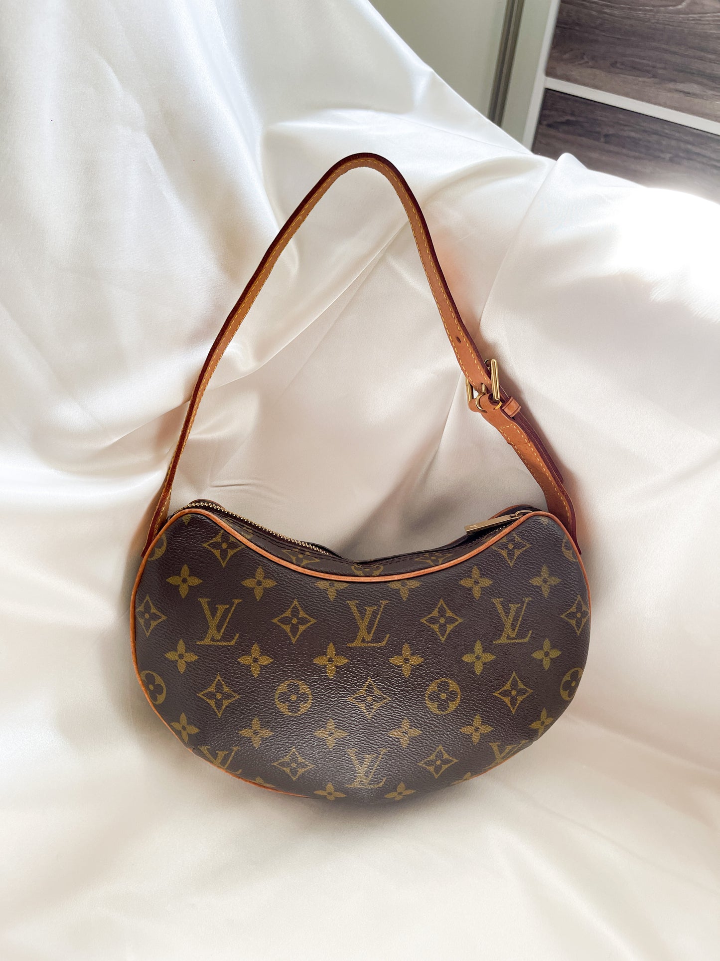 Vintage LOUIS VUITTON Croissant PM